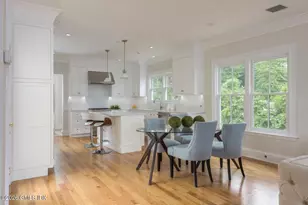 65 Sherwood Pl, Greenwich, CT 06830 - Photo 5