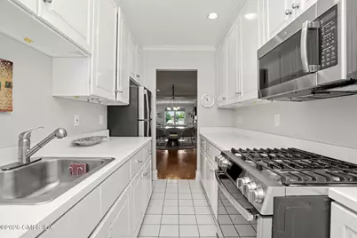 25 W Elm Street #60, Greenwich, CT 06830 - Photo 9