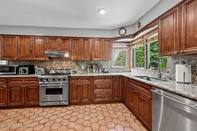 69 Valley Road, Greenwich, CT 06807 - Photo 7