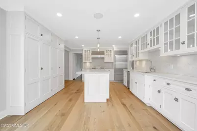 10 Thornhill Road, Greenwich, CT 06878 - Photo 3