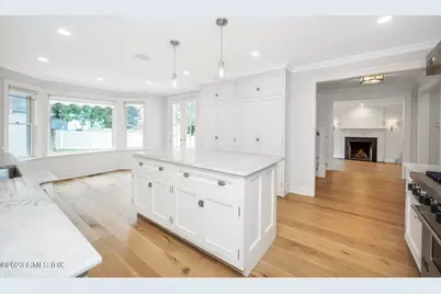 10 Thornhill Road, Greenwich, CT 06878 - Photo 5