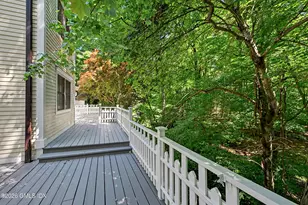 94 Londonderry Dr, Greenwich, CT 06830 - Photo 83