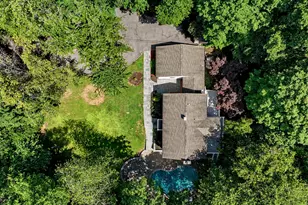 94 Londonderry Dr, Greenwich, CT 06830 - Photo 73