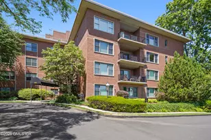 630 Steamboat Rd, Greenwich, CT 06830 - Photo 3