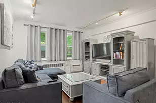 52 Lafayette Pl, Greenwich, CT 06830 - Photo 5