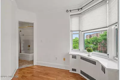 25 W Elm Street #51, Greenwich, CT 06830 - Photo 11