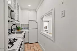 25 W Elm St, Greenwich, CT 06830 - Photo 9