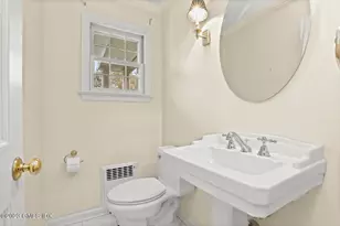 16 Intervale Pl, Greenwich, CT 06830 - Photo 13