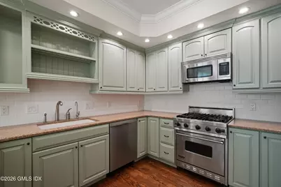 25 Decatur Street #B, Greenwich, CT 06807 - Photo 13