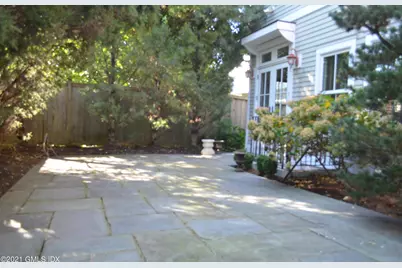 282 Bruce Park Avenue #2, Greenwich, CT 06830 - Photo 13