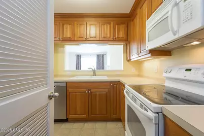 51 Forest Avenue #61, Old Greenwich, CT 06870 - Photo 7