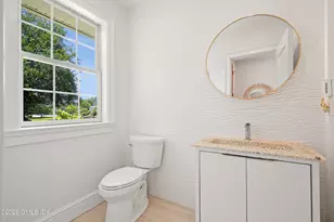 31 Meadow Wood Dr, Greenwich, CT 06830 - Photo 15