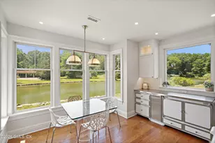 31 Meadow Wood Dr, Greenwich, CT 06830 - Photo 11