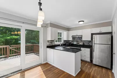 12 Camelot Drive #E1, Norwalk, CT 06850 - Photo 7
