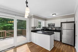 12 Camelot Dr, Norwalk, CT 06850 - Photo 7