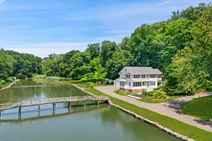 31 Meadow Wood Dr, Greenwich, CT 06830 - Photo 3