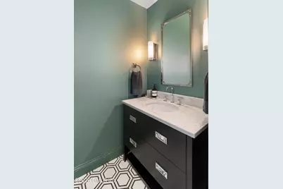 31 N Hawthorne Street, Greenwich, CT 06831 - Photo 9