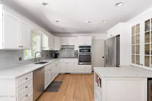 31 Hawthorne Street Nor, Greenwich, CT 06831 - Photo 11