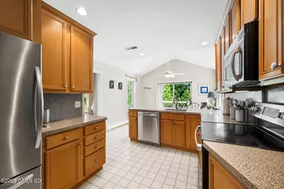 5 Old Wagon Road, Old Greenwich, CT 06870 - Photo 5