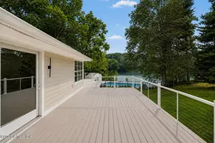 46 S Stonehedge Dr, Greenwich, CT 06831 - Photo 15