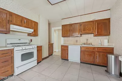 23 Thornhill Road #1st Floor, Greenwich, CT 06878 - Photo 9