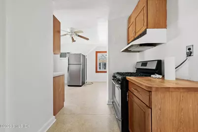 23 Thornhill Road #2nd Floor, Greenwich, CT 06878 - Photo 5