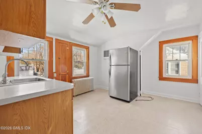 23 Thornhill Road #2nd Floor, Greenwich, CT 06878 - Photo 3