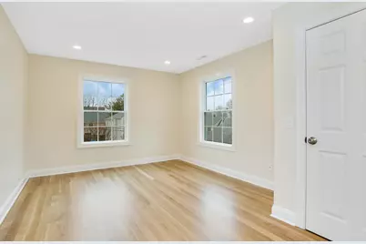 81 Cos Cob Avenue #B, Greenwich, CT 06807 - Photo 7