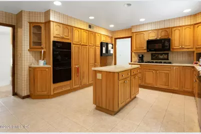 75 Angus Road North, Greenwich, CT 06831 - Photo 13