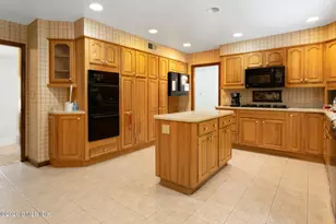 75 Angus Rd N, Greenwich, CT 06831 - Photo 13