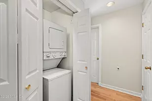 453 E Putnam Ave, Greenwich, CT 06807 - Photo 11