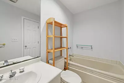 453 E Putnam Avenue #4G, Greenwich, CT 06807 - Photo 15