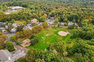 351 Pemberwick Rd, Greenwich, CT 06831 - Photo 25