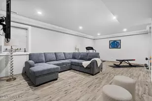 16 S Hawthorne St, Greenwich, CT 06831 - Photo 25
