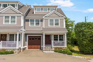 16 Hawthorne Street Sou, Greenwich, CT 06831 - Photo 1
