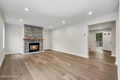 12 Stuart Drive, Old Greenwich, CT 06870 - Photo 5