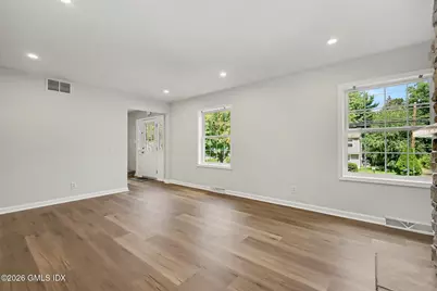 12 Stuart Drive, Old Greenwich, CT 06870 - Photo 7