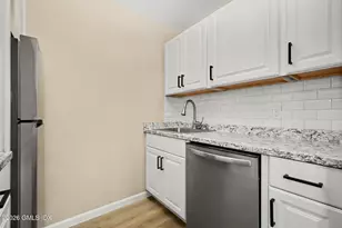 15 Linden Pl, Greenwich, CT 06831 - Photo 9