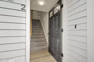 15 Linden Pl, Greenwich, CT 06831 - Photo 3
