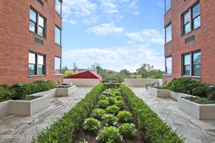 40 W Elm St, Greenwich, CT 06830 - Photo 23