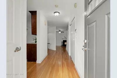 29 Division Street Wes #3, Greenwich, CT 06830 - Photo 3