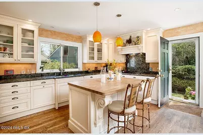208 W Lyon Farm Drive #208, Greenwich, CT 06831 - Photo 5