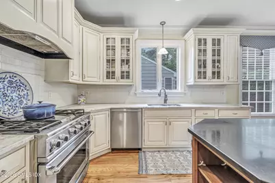 154 Valley Road, Greenwich, CT 06807 - Photo 17