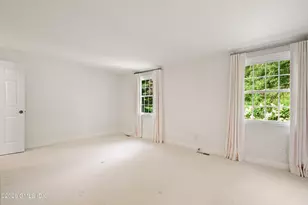 8 Greenwich Hills Dr, Greenwich, CT 06831 - Photo 11