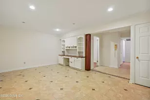 8 Greenwich Hills Dr, Greenwich, CT 06831 - Photo 19