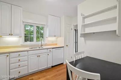 8 Greenwich Hills Drive #8, Greenwich, CT 06831 - Photo 5