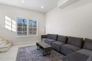 84 Indian Harbor Dr, Greenwich, CT 06830 - Photo 13