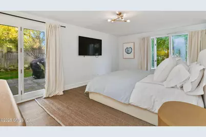 6 Meadowbank Road, Old Greenwich, CT 06870 - Photo 11