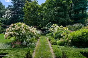 164 Round Hill Rd, Greenwich, CT 06831 - Photo 41