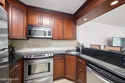 1525 E Putnam Avenue #307, Old Greenwich, CT 06870 - Photo 5
